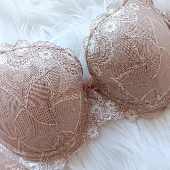 Vintage inspired nude pink lace balconette bra - Picture 3 of 6